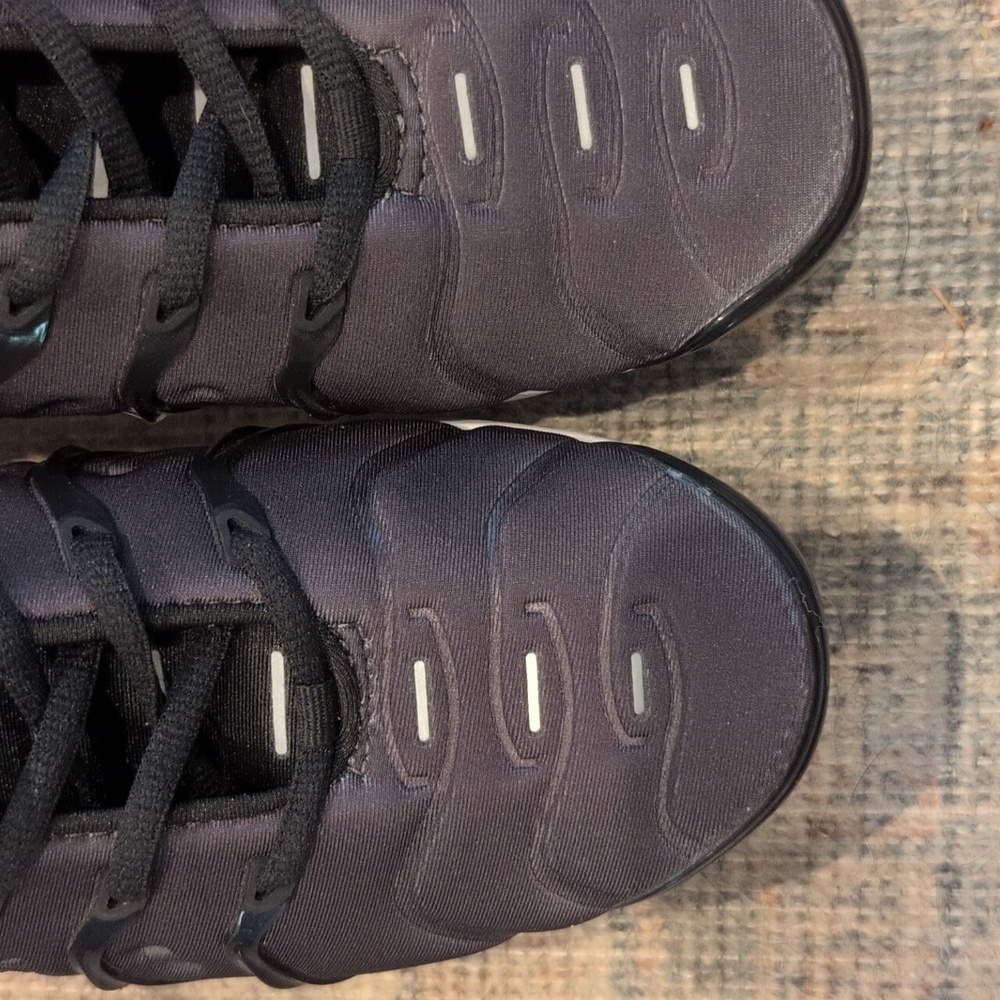 Women's Nike Air Vapormax Plus - Picture 8 of 9